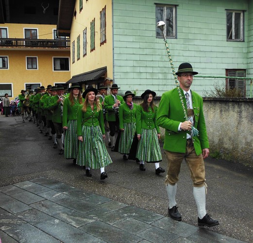 Prozession in die Kirche